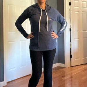 Vineyard vines long sleeve hooded tee